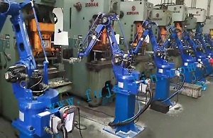 Robot machine tool loading and unloading